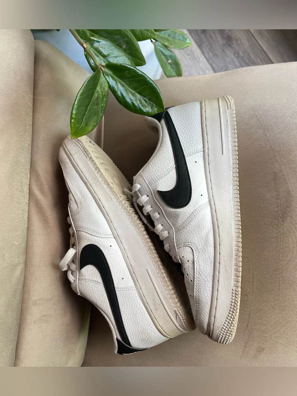 Nike Air Force 1 Low-Top Sneakers
